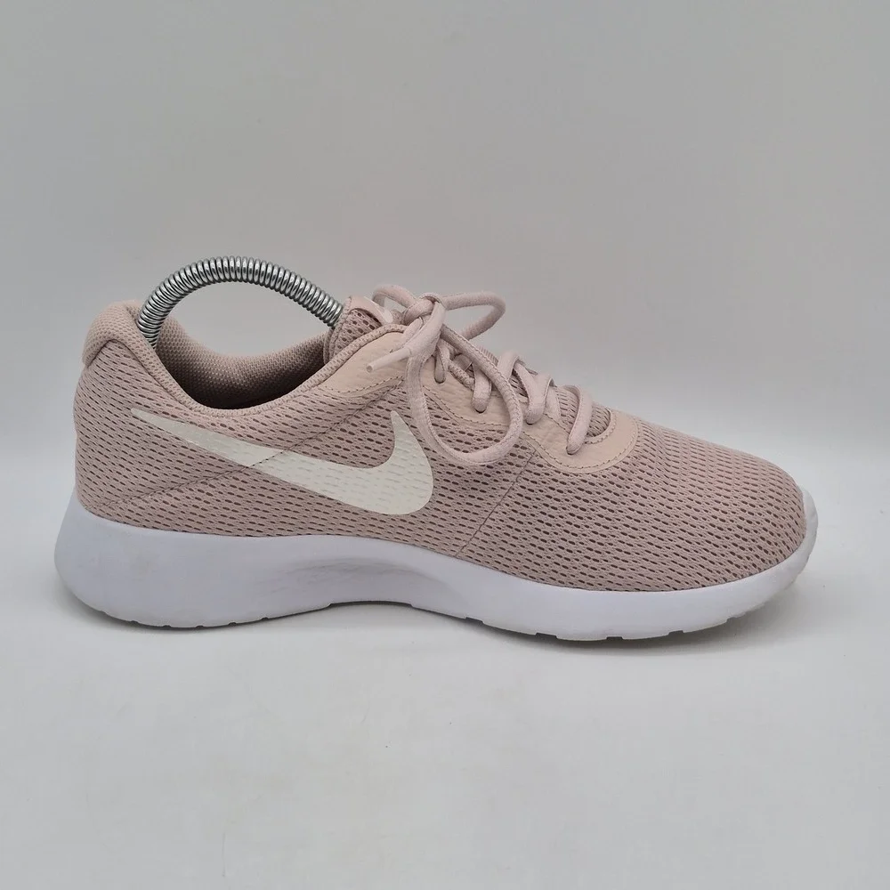Nike Tanjun Shoes‎ Womens Size 9.5 Pink Mesh Knit Lightweight Running 812655-202